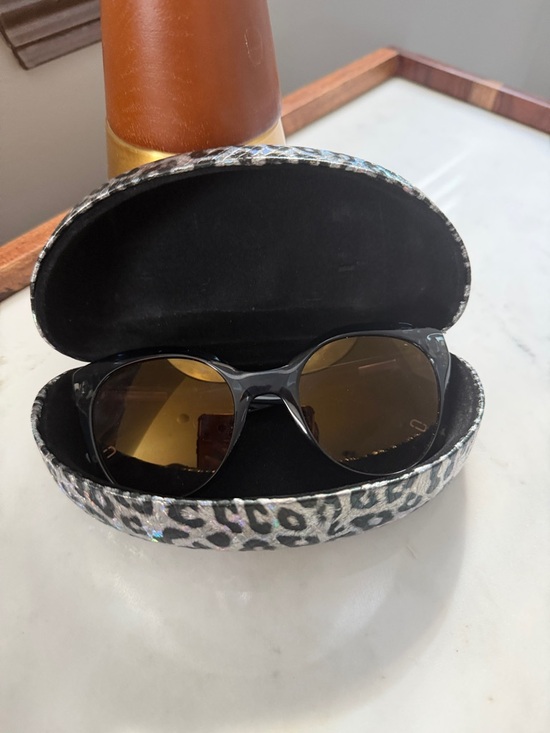 Mark Jacobs sunglasses ?️ with a case main image 7